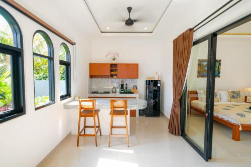 crystal flow guest house and apartment canggu
