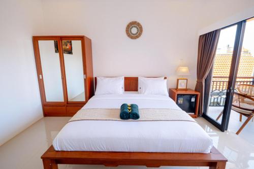 crystal flow guest house and apartment canggu