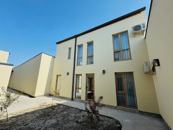 saada boutique studios