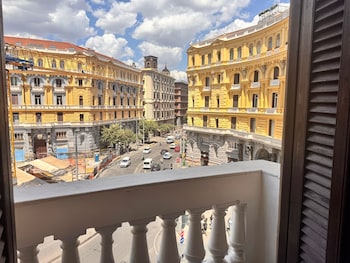 naples plaza duomo