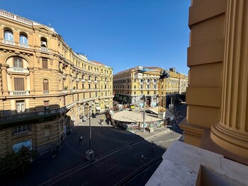 naples plaza duomo