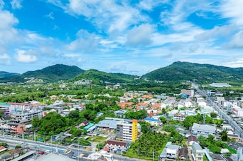 phuket five fortune holiday hotel