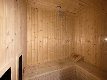space residency by a walk 100m to ksl