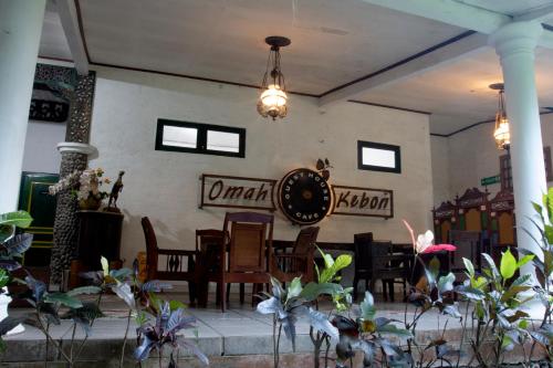 omah kebon guest house