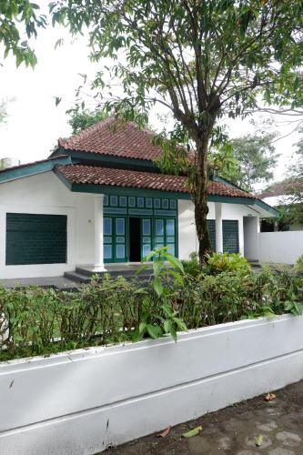 omah kebon guest house