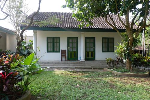 omah kebon guest house