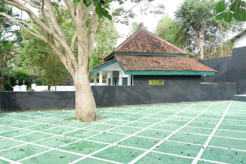 omah kebon guest house