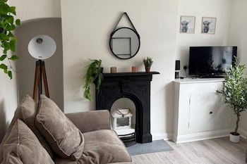 Charming Middlewich House - Sleeps 4,,3 star