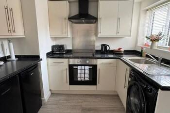 Charming Middlewich House - Sleeps 4,,3 star