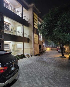 top notch apartment