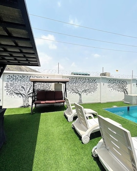 Rebaze Apartment,,4 star