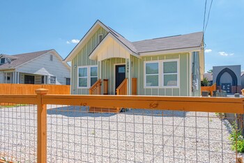 generous 5br 3ba haven close to alamo and riverwalk
