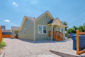 generous 5br 3ba haven close to alamo and riverwalk