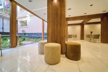 merak pyramids view hotel