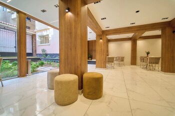merak pyramids view hotel