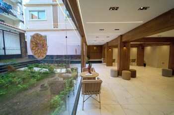 merak pyramids view hotel