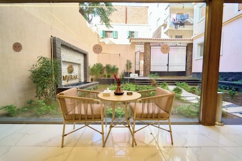 merak pyramids view hotel