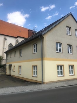 Farawayhomes Studios Mautern,,3 star