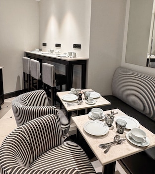 eiffel yard hotel