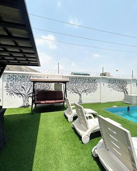 Devon's Villa And Apartment,,4 star