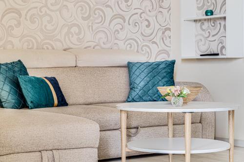 ari ared luxurious apartments