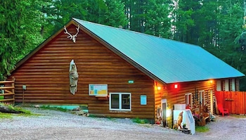 Timber Wolf Resort & Jeep Rentals,,2 star