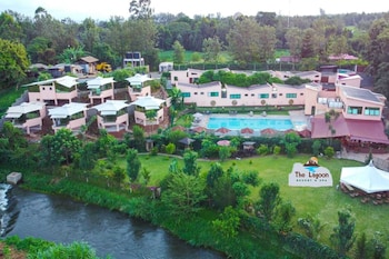 The Lagoon Resort,,3 star