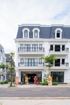 julies house luxury apartment hue