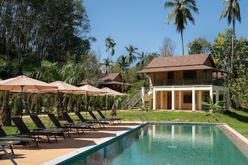 lost horizon resort khao sok