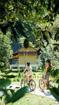 lost horizon resort khao sok