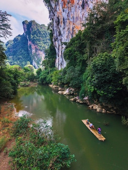 lost horizon resort khao sok