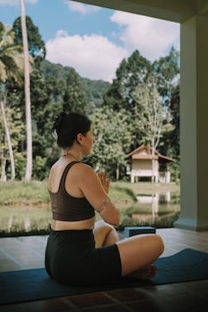 lost horizon resort khao sok