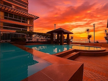 Seaside Escape In Front Of Us Embassy,,2 star