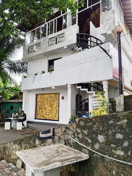 the options beach guest house