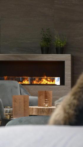 black summit samnaun boutique hotel