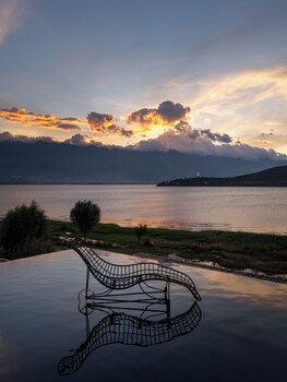 dali kongshanyu fengmian seaview hotel