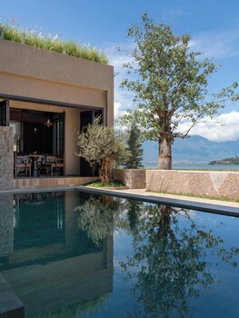 dali kongshanyu fengmian seaview hotel