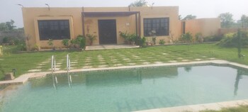 Mura Yoga Villa,,2 star