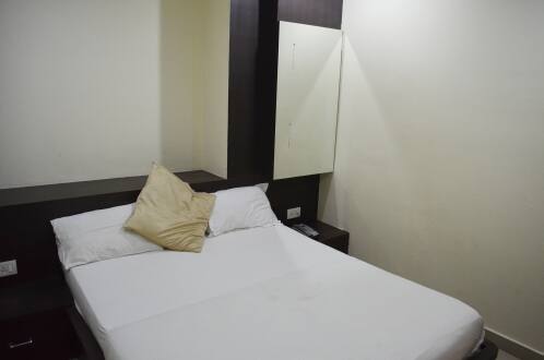 hotel r k international