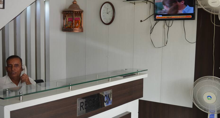 hotel r k international