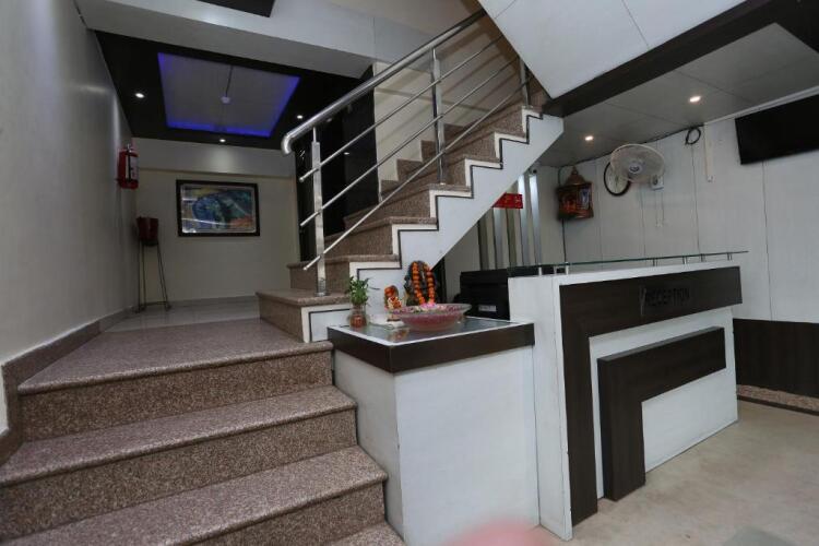 hotel r k international