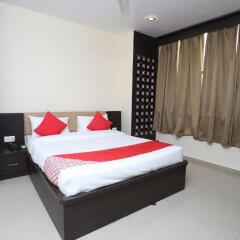 Hotel R K International,93/25 Grain Market Latouche Road,2 star