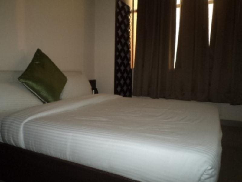hotel r k international