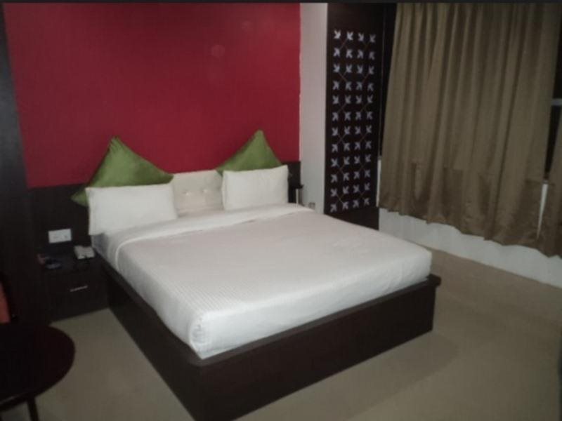 hotel r k international