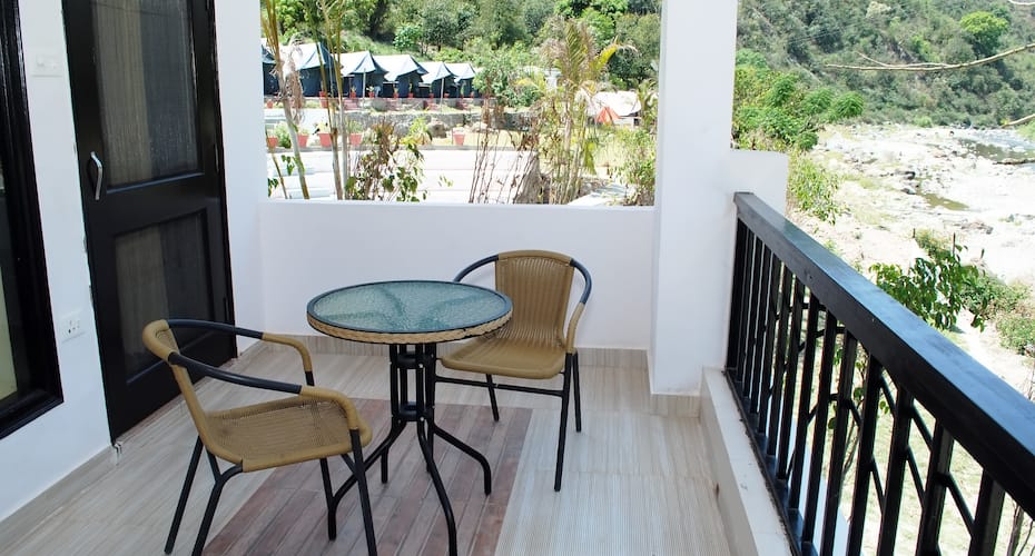 aranyam river retreat