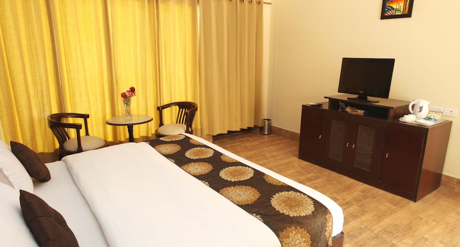 Aranyam River Retreat,Neelkanth Temple,4 star