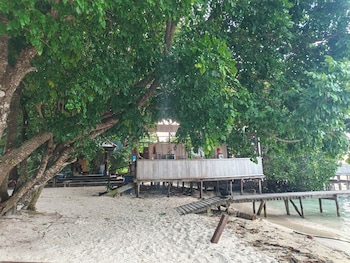 Arborek Dive Homestay,,3 star