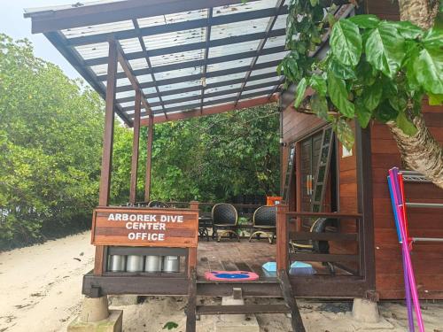 arborek dive homestay