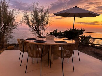 roc villa 2 private beach accesses