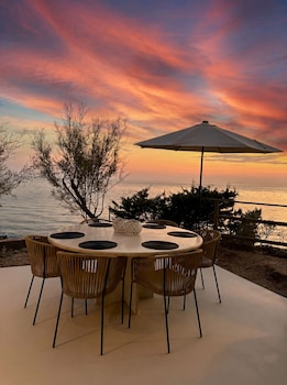roc villa 2 private beach accesses